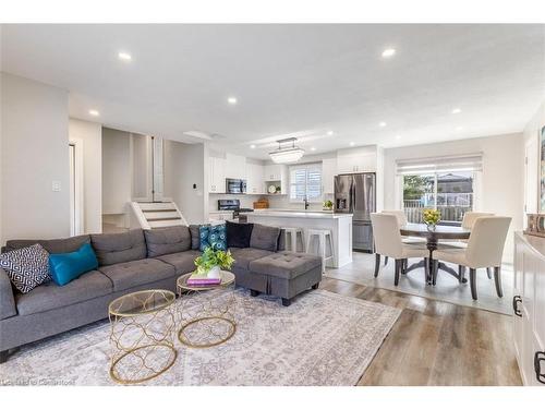 89 Dundee Drive, Caledonia, ON - Indoor Photo Showing Living Room