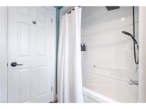 89 Dundee Drive, Caledonia, ON - Indoor Photo Showing Bathroom