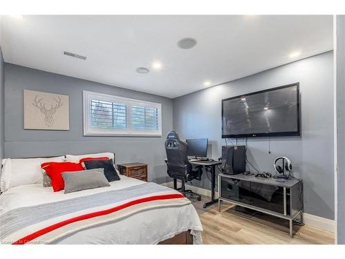 89 Dundee Drive, Caledonia, ON - Indoor Photo Showing Bedroom