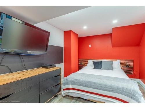 89 Dundee Drive, Caledonia, ON - Indoor Photo Showing Bedroom