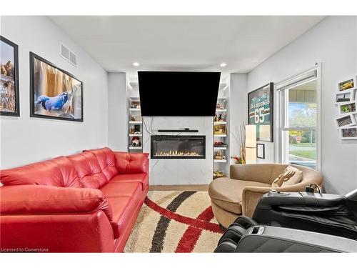 55 Albert Street W, Thorold, ON - Indoor Photo Showing Living Room With Fireplace