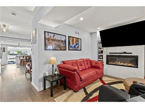 55 Albert Street W, Thorold, ON - Indoor Photo Showing Living Room With Fireplace