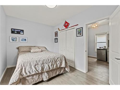 55 Albert Street W, Thorold, ON - Indoor Photo Showing Bedroom