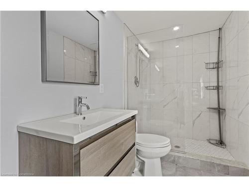 55 Albert Street W, Thorold, ON - Indoor Photo Showing Bathroom