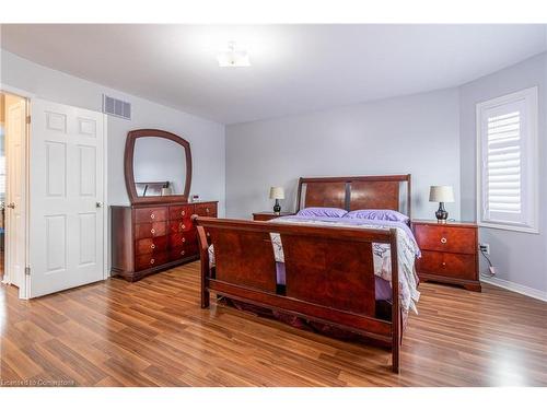 113 Dulgaren Street, Hamilton, ON - Indoor Photo Showing Bedroom