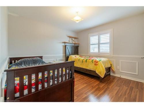 113 Dulgaren Street, Hamilton, ON - Indoor Photo Showing Bedroom