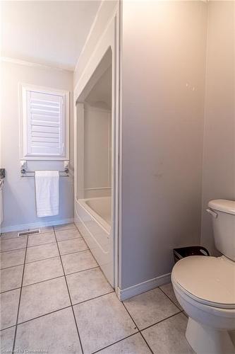 113 Dulgaren Street, Hamilton, ON - Indoor Photo Showing Bathroom