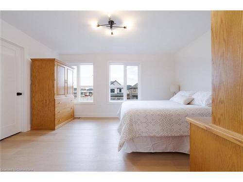 81 Homestead Way, Thorold, ON - Indoor Photo Showing Bedroom