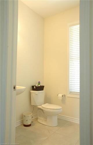 310 Spring Creek Drive, Waterdown, ON - Indoor Photo Showing Bathroom