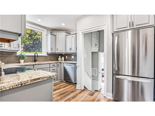 1036 Cedarwood Place, Burlington, ON - Indoor Photo Showing Kitchen