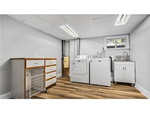 1036 Cedarwood Place, Burlington, ON - Indoor Photo Showing Laundry Room