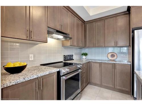 317 Raymond Road, Ancaster, ON - Indoor Photo Showing Kitchen With Upgraded Kitchen