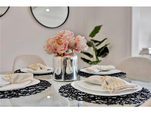 317 Raymond Road, Ancaster, ON - Indoor Photo Showing Dining Room