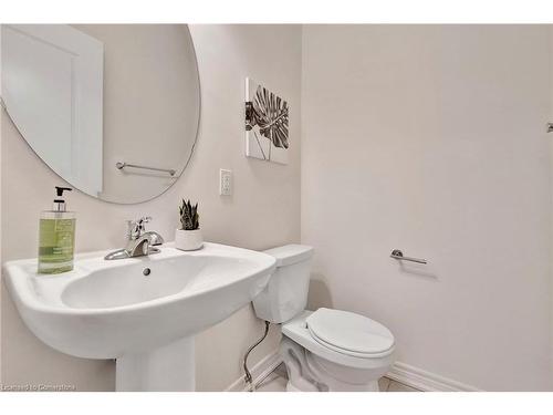 317 Raymond Road, Ancaster, ON - Indoor Photo Showing Bathroom