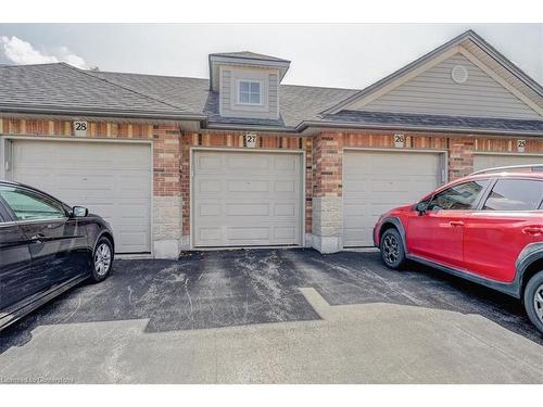 27-515 North Service Road, Stoney Creek, ON - Indoor Photo Showing Garage