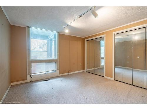 60 Atkinson Boulevard, Dundas, ON - Indoor Photo Showing Other Room