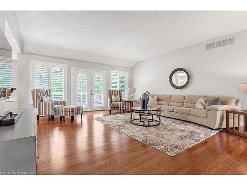 4 Forest Wood Drive, Port Dover, ON - Indoor Photo Showing Living Room