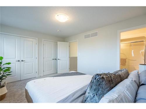 210-2620 Binbrook Road E, Binbrook, ON - Indoor Photo Showing Bedroom