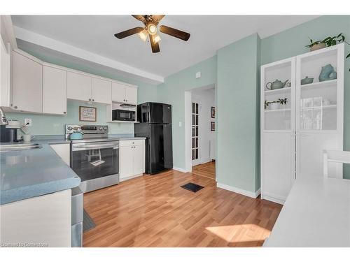 10 Roxborough Avenue, Hamilton, ON - Indoor Photo Showing Kitchen