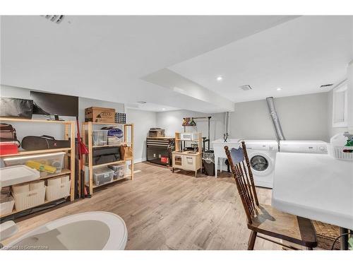 10 Roxborough Avenue, Hamilton, ON - Indoor Photo Showing Laundry Room