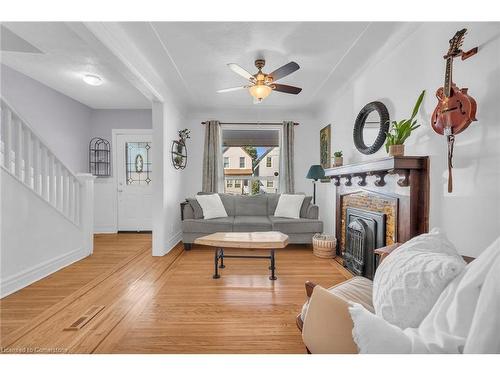 10 Roxborough Avenue, Hamilton, ON - Indoor Photo Showing Living Room With Fireplace