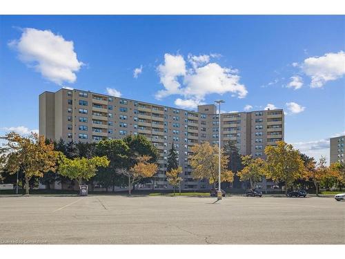 206-700 Dynes Road, Burlington, ON - Outdoor With Facade