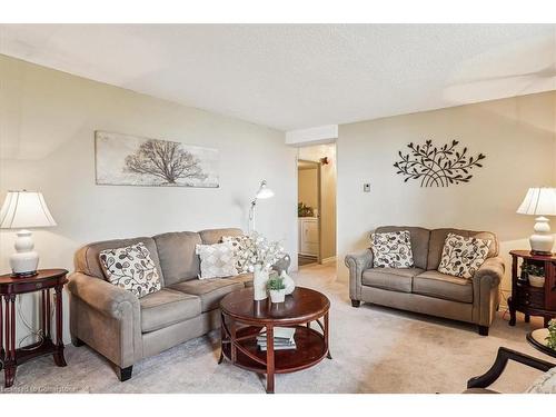 206-700 Dynes Road, Burlington, ON - Indoor Photo Showing Living Room