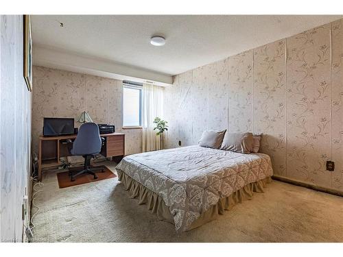 1808-301 Frances Avenue, Stoney Creek, ON - Indoor Photo Showing Bedroom