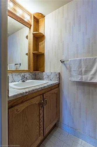 1808-301 Frances Avenue, Stoney Creek, ON - Indoor Photo Showing Bathroom