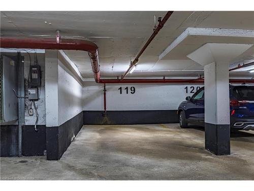 1808-301 Frances Avenue, Stoney Creek, ON - Indoor Photo Showing Garage