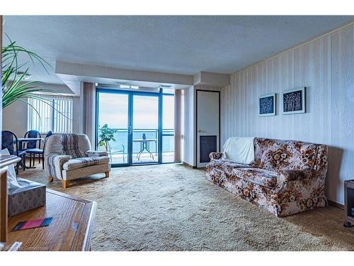 1808-301 Frances Avenue, Stoney Creek, ON - Indoor Photo Showing Living Room