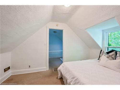 1251 Cannon Street E, Hamilton, ON - Indoor Photo Showing Bedroom