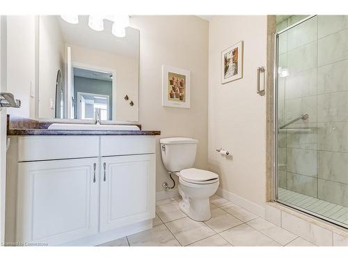 1202-551 Maple Avenue, Burlington, ON - Indoor Photo Showing Bathroom