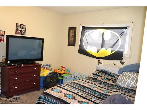 701 Limeridge Road E, Hamilton, ON - Indoor Photo Showing Bedroom