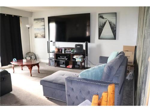 701 Limeridge Road E, Hamilton, ON - Indoor Photo Showing Living Room