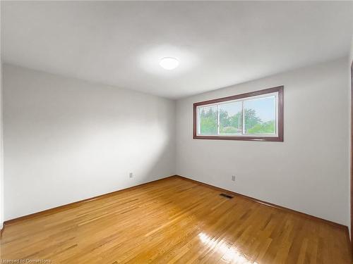 122 Glen Forest Drive, Hamilton, ON - Indoor Photo Showing Other Room