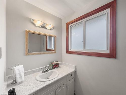 122 Glen Forest Drive, Hamilton, ON - Indoor Photo Showing Bathroom