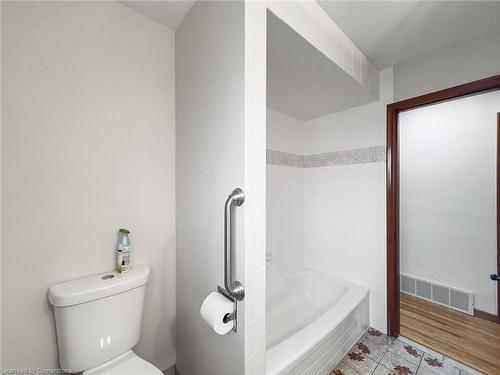 122 Glen Forest Drive, Hamilton, ON - Indoor Photo Showing Bathroom