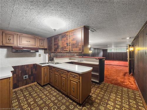 122 Glen Forest Drive, Hamilton, ON - Indoor Photo Showing Kitchen