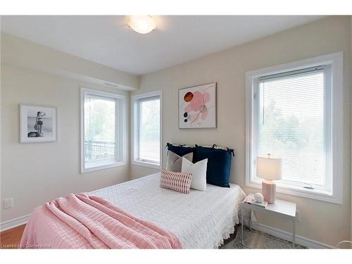 302-8 Brandy Lane Drive, Collingwood, ON - Indoor Photo Showing Bedroom