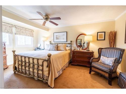 89 Larraine Avenue, Dundas, ON - Indoor Photo Showing Bedroom