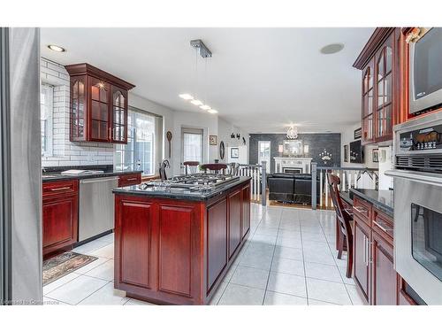 40 Bartok Crescent, Port Colborne, ON - Indoor Photo Showing Kitchen