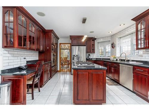 40 Bartok Crescent, Port Colborne, ON - Indoor Photo Showing Kitchen