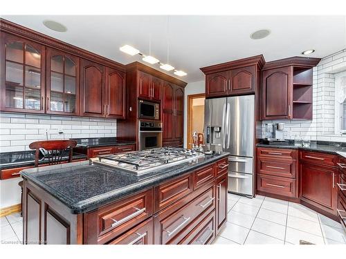 40 Bartok Crescent, Port Colborne, ON - Indoor Photo Showing Kitchen With Upgraded Kitchen