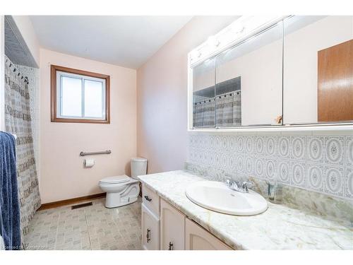 98 Summercrest Drive, Hamilton, ON - Indoor Photo Showing Bathroom