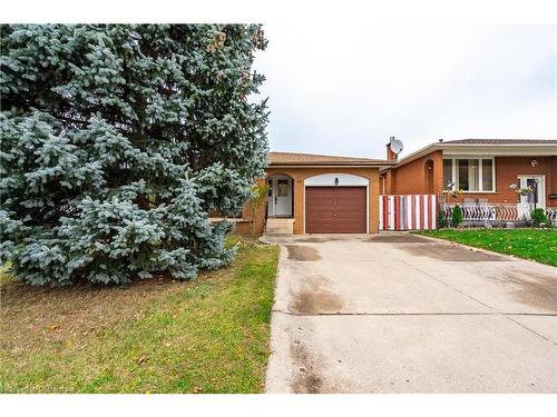 98 Summercrest Drive, Hamilton, ON - Indoor Photo Showing Other Room