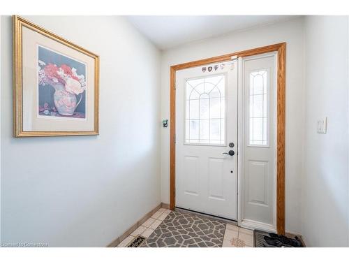 98 Summercrest Drive, Hamilton, ON - Indoor Photo Showing Living Room