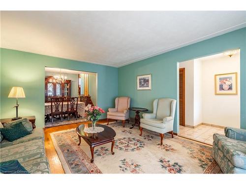 98 Summercrest Drive, Hamilton, ON - Indoor Photo Showing Dining Room