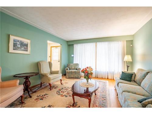 98 Summercrest Drive, Hamilton, ON - Indoor Photo Showing Dining Room