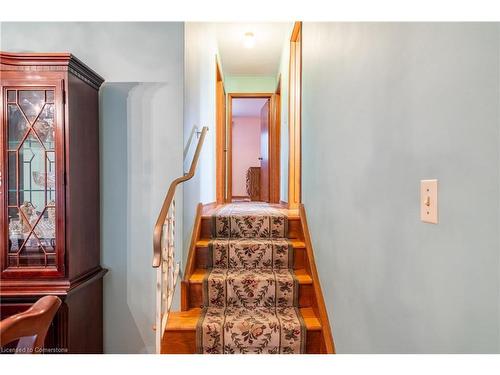 98 Summercrest Drive, Hamilton, ON - Indoor Photo Showing Bedroom